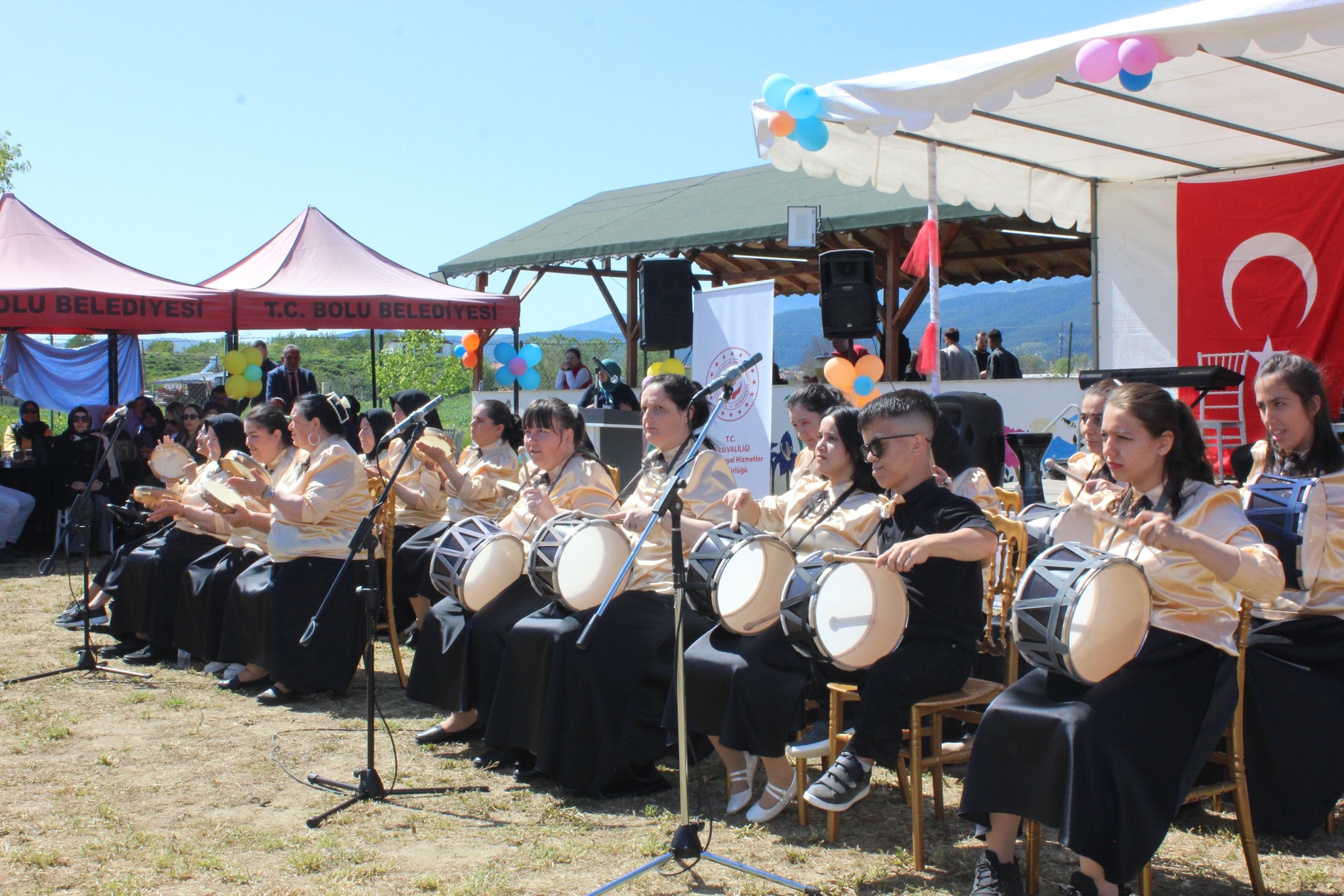 10 -16 Mayıs Engelliler Haftası dolayısıyla Müdürlüğümüzden hizmet alan engelli bireylerle şenlik düzenlendi.