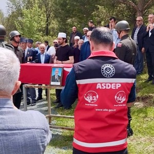 Kahraman Gazimiz Kamil Aktaş'ı Askeri Törenle Ebediyete Uğurladık - fotoğraf 7
