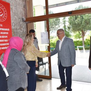İl Müdürümüz Faruk Uysal, Fatma Göztepe Huzurevi Yaşlı Bakım ve Rehabilitasyon Merkezi’ni ziyaret etti - fotoğraf 5