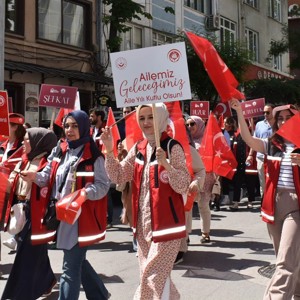 Aileyle Yürüyüş: Değerlere Sahip, Geleceğe Emin Adımlar - fotoğraf 3