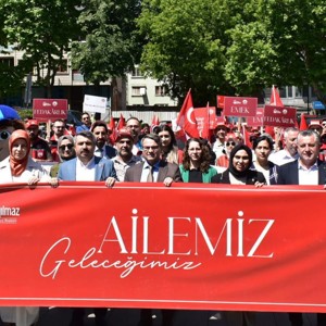 Aileyle Yürüyüş: Değerlere Sahip, Geleceğe Emin Adımlar - fotoğraf 1