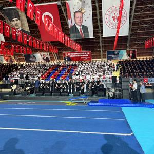 Valimiz Sayın İsmail USTAOĞLU, İl Protokolünün Saygıdeğer Üyeleri ve İl Müdürümüz Sayın Emine BÖÇKÜN, Balıkesir Gençlik ve Spor İl Müdürlüğü koordinesinde düzenlenen 19 Mayıs Atatürk’ü Anma, Gençlik ve Spor Bayramı kutlamalarına Katılım Sağladı. - fotoğraf 3