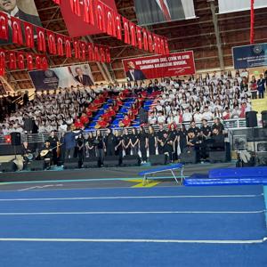 Valimiz Sayın İsmail USTAOĞLU, İl Protokolünün Saygıdeğer Üyeleri ve İl Müdürümüz Sayın Emine BÖÇKÜN, Balıkesir Gençlik ve Spor İl Müdürlüğü koordinesinde düzenlenen 19 Mayıs Atatürk’ü Anma, Gençlik ve Spor Bayramı kutlamalarına Katılım Sağladı. - fotoğraf 4