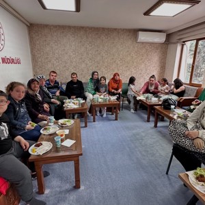 Anneler Günü Kapsamında Özel bireylerimiz ve Aileleri İle Çiğ Köfte Etkinliği Gerçekleştirildi - fotoğraf 5