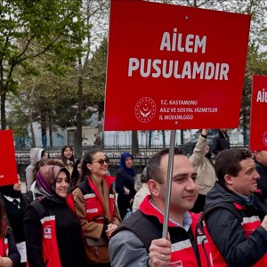 ‘En Büyük Ailemiz Türkiye’miz ve Ailemiz Geleceğimiz‘ Temalı Kortej Yürüyüşü Düzenlendi - fotoğraf 11