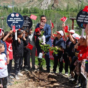 Minik Fidanlar Büyük Aileler – Hatıra Ormanı Fidan Dikimi - fotoğraf 1
