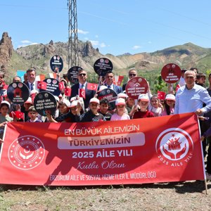 Minik Fidanlar Büyük Aileler – Hatıra Ormanı Fidan Dikimi - fotoğraf 4