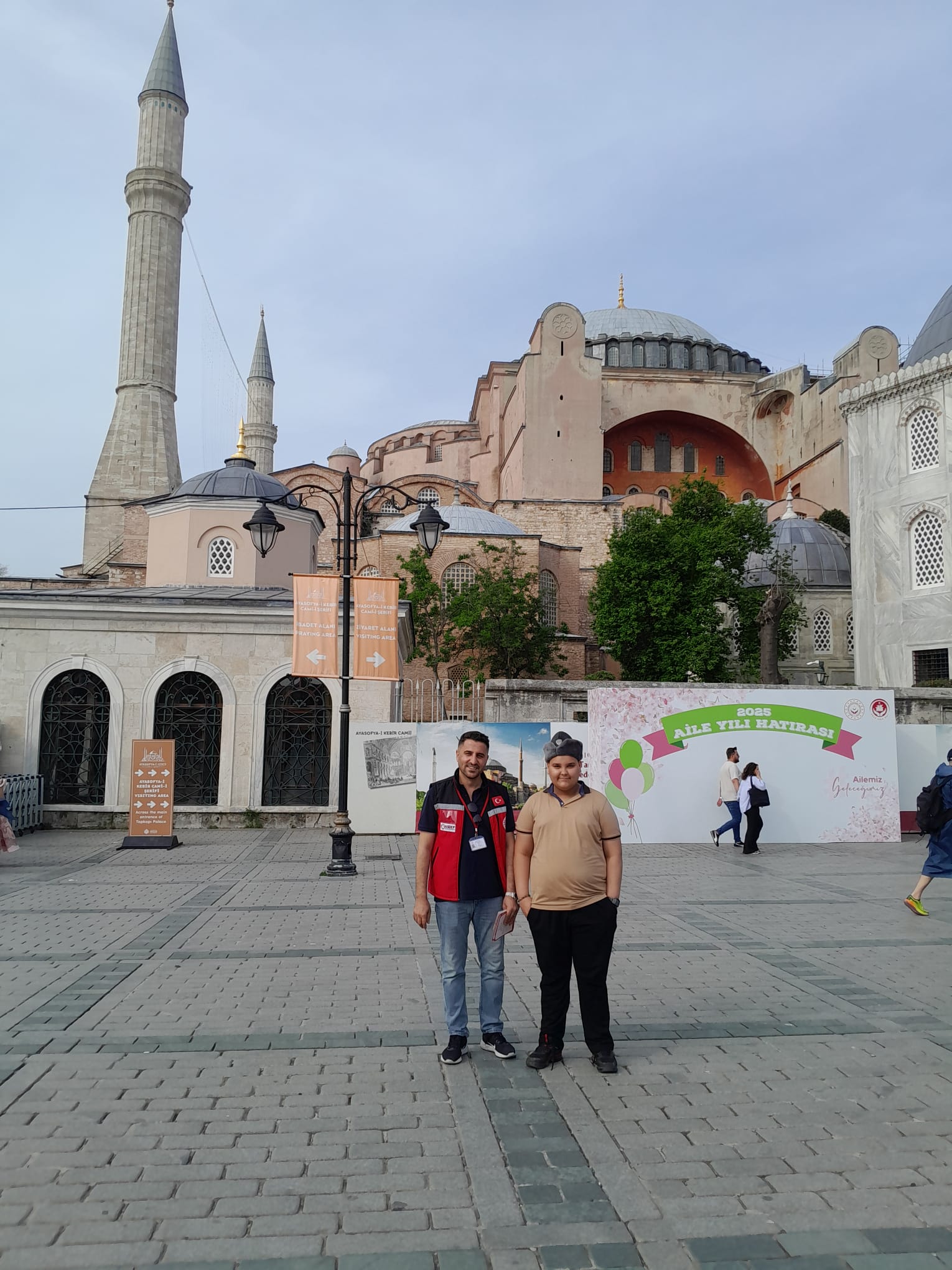 2025 Aile Yılı: Hatıra Backdropları ve Mobil Sosyal Hizmet Sunumuyla Bilgilendirmeye Devam Ediyoruz