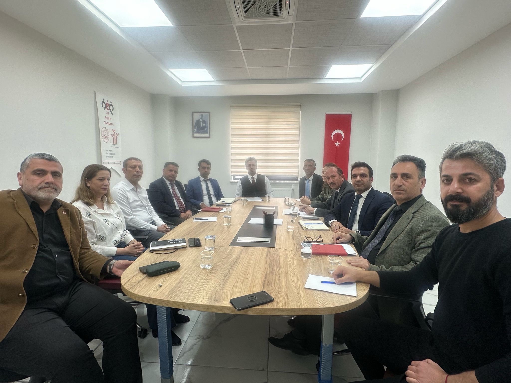 İl Müdürümüz Hüseyin Okan başkanlığında, İl Müdür Yardımcılarımız, Şube Müdürümüz ve Kuruluş Müdürlerimizle aylık toplantı gerçekleştirilmiştir.