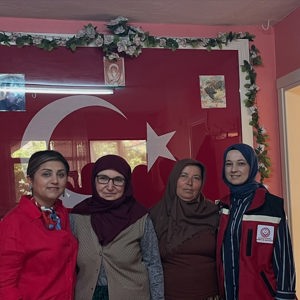 2025 #AileYılı kapsamında: İl Müdürümüz Sayın Emine BÖÇKÜN,Aziz Şehidimiz Jandarma Çavuş Hasan KARACA’nın Kıymetli Ailesine Hane Ziyareti Gerçekleştirdi. - fotoğraf 2