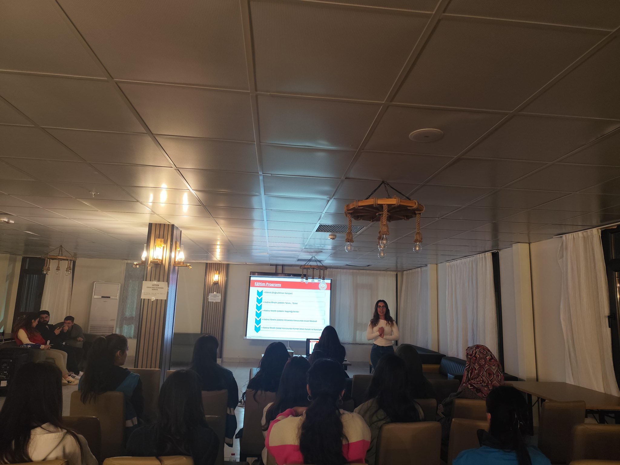 “Kadına Yönelik Şiddetle Mücadele Eğitimi” ve “Çatışma Çözme Yöntemleri Eğitimi”