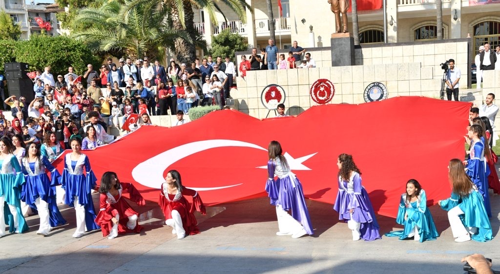 Cumhuriyetimizin 96.Yil Donumu Coskuyla Kutlandi