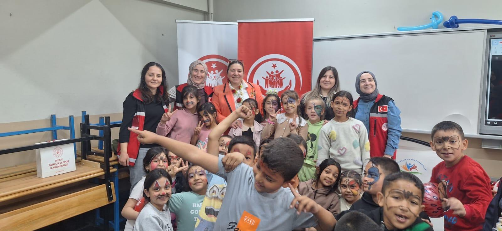 8 Nisan Dünya Romanlar Günü Çeşitli Etkinliklerle Kutlandı.