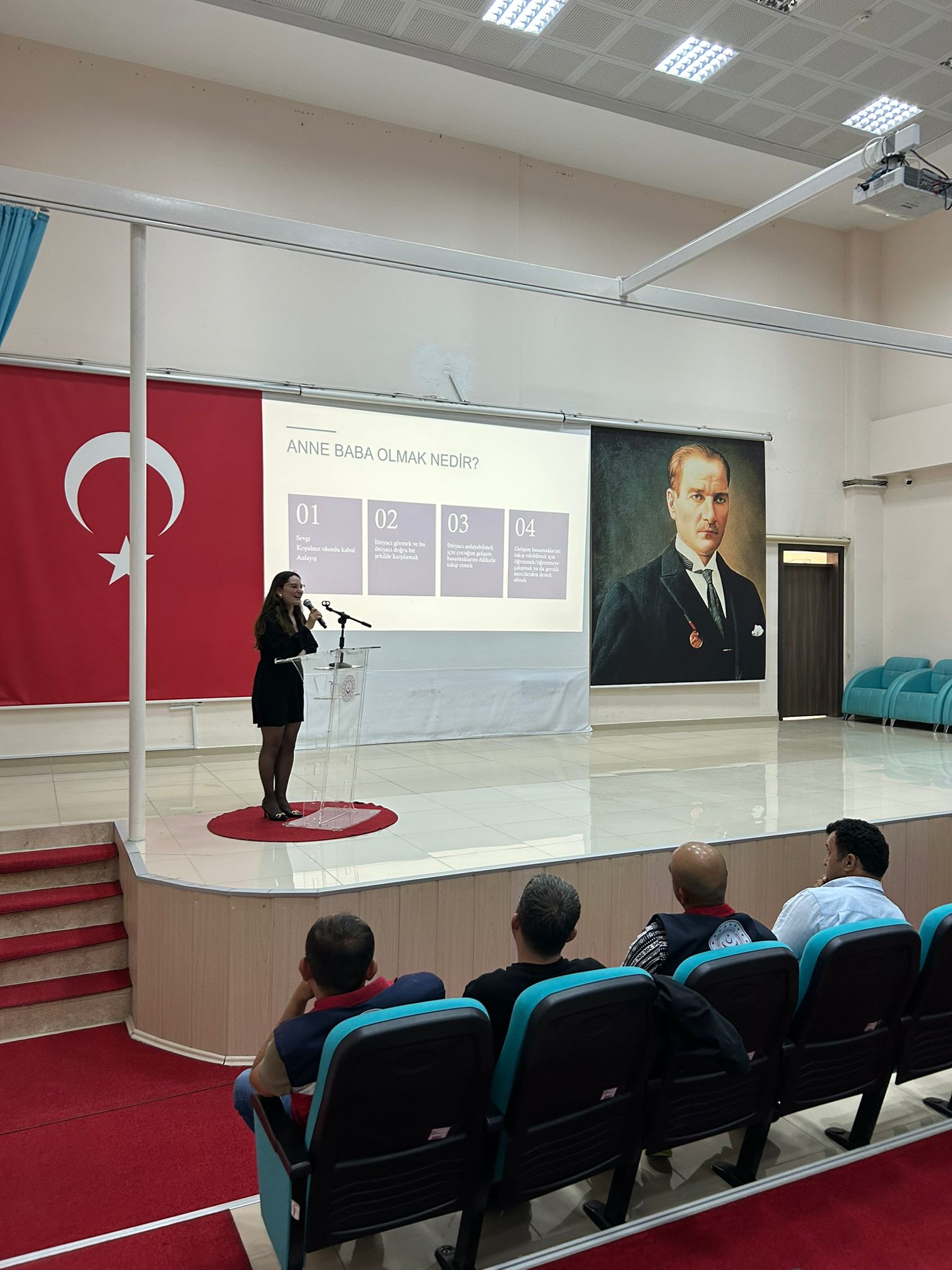 Anne Baba Olmanın Ötesi: İletişim, Anlayış ve Dayanışma ile Anne Baba Olma Sanatı