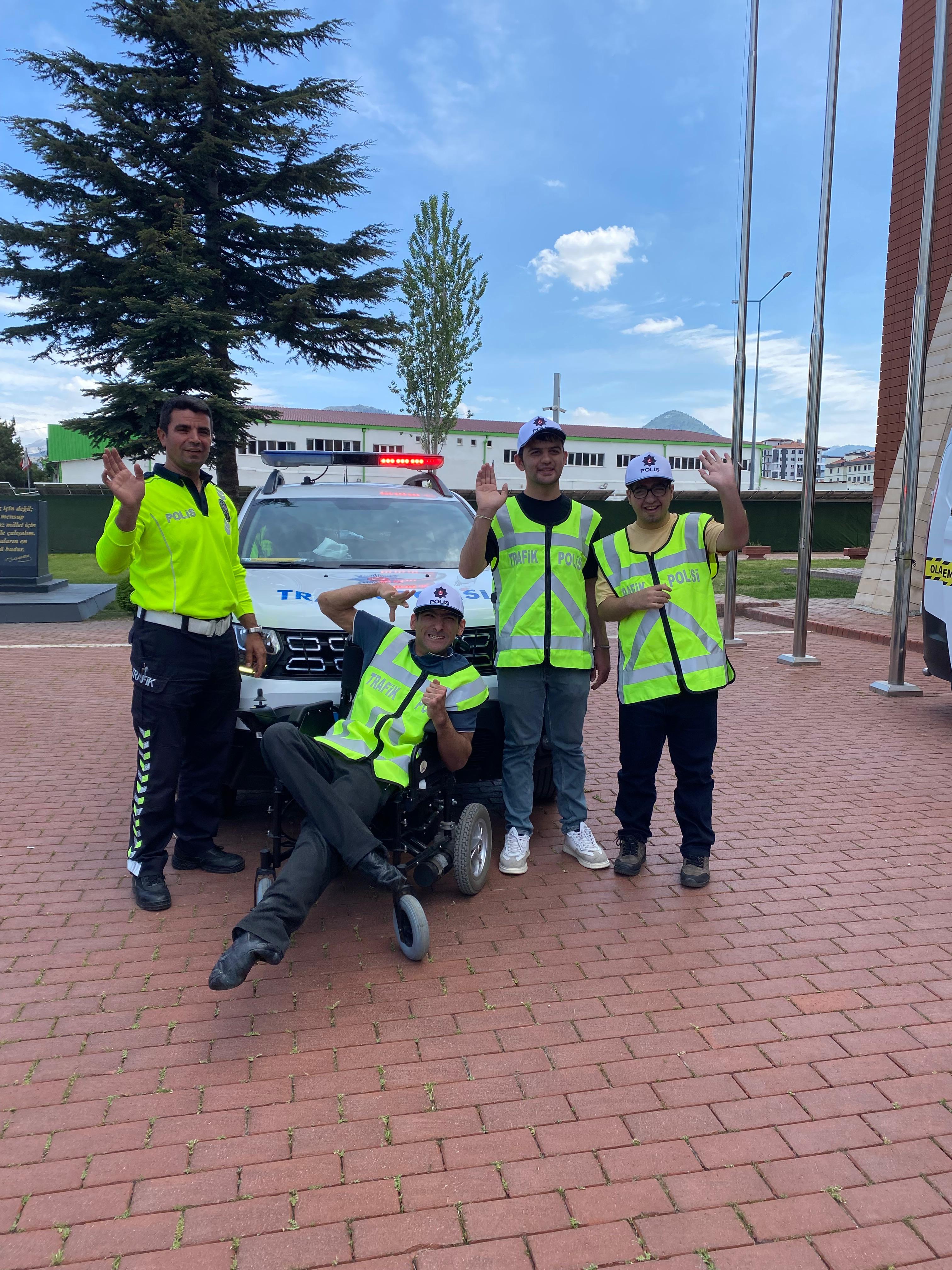 Engelsiz Kalpler Emniyetle Buluştu