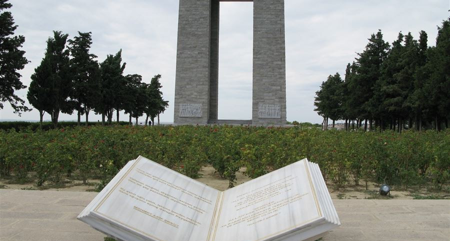 Milletimizin Gönlünde Daimi Yer Alan Şehitlerimizi Rahmetle ve Şükranla Anıyoruz.