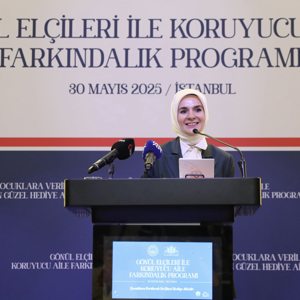 Bakanımız Göktaş, Gönül Elçileri ile Koruyucu Aile Farkındalık Programı'nda bir araya geldi - fotoğraf 1