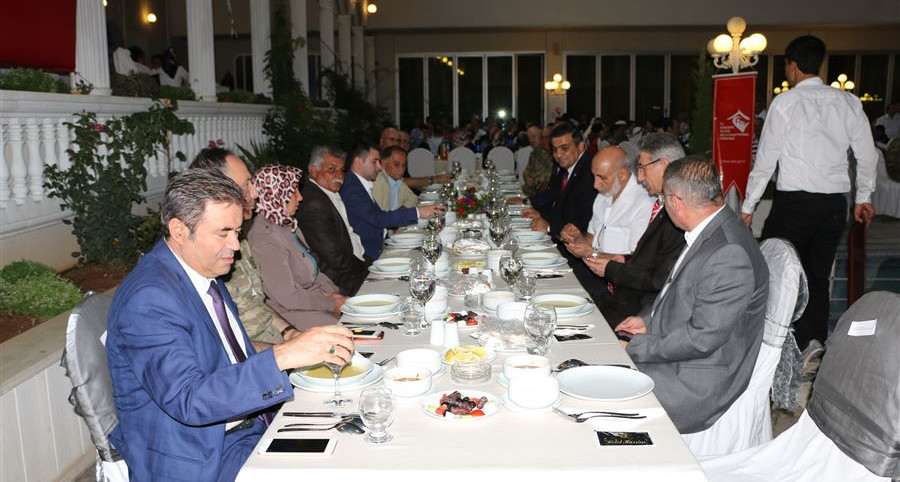 Şanlıurfa Aile ve Sosyal Politikalar İl Müdürlüğü Şehit Aileleri ve Gaziler Onuruna İftar Yemeği Verdi.  