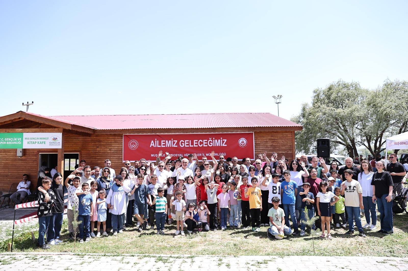 Muş'ta çocuklar Büyük Aile Festivali'nde doyasıya eğlendi
