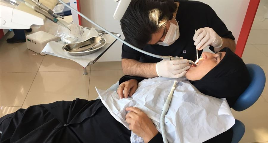 Sivas Valiliği ile Cumhuriyet Üniversitesi Diş Hekimliği Fakültesi Arasında Şehit Yakınları ve Gaziler Yönelik Protokol İmzalandı