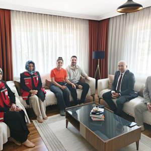 İl Müdürümüz Faruk UYSAL’dan Kurban Bayramı Ziyaretleri: Şehit Ailesi ve Malul Gaziye Anlamlı Destek - fotoğraf 3