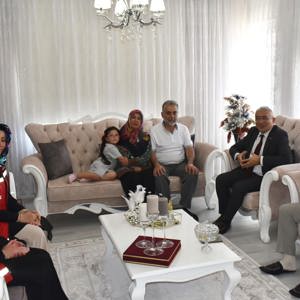 İl Müdürümüz Faruk UYSAL’dan Kurban Bayramı Ziyaretleri: Şehit Ailesi ve Malul Gaziye Anlamlı Destek - fotoğraf 1