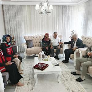İl Müdürümüz Faruk UYSAL’dan Kurban Bayramı Ziyaretleri: Şehit Ailesi ve Malul Gaziye Anlamlı Destek - fotoğraf 2