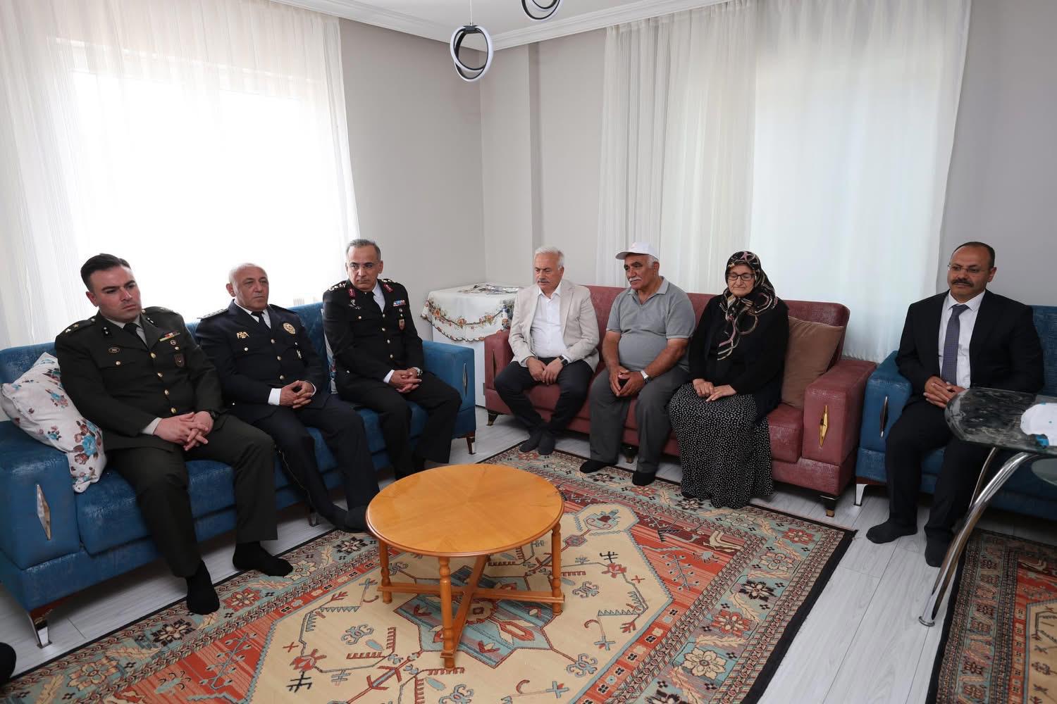 Şehitlerimizin Aziz Hatırasına… - fotoğraf 3
