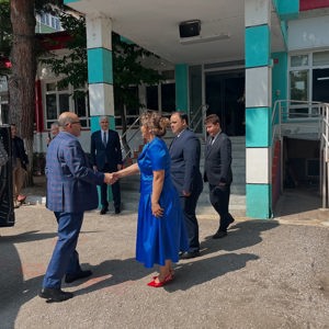 2025 #AileYılı kapsamında; Kurban Bayramı vesilesiyle, Valimiz Sayın İsmail USTAOĞLU, İl Protokolünüzün Saygıdeğer Üyeleri ve beraberinde İl Müdürümüz Sayın Emine BÖÇKÜN, Balıkesir Yaşlı Bakım ve Rehabilitasyon Merkezi Müdürlüğümüzdeki Sakinlerimiz ile Bayramlaştı. - fotoğraf 8