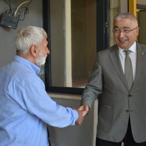 İl Müdürümüz Faruk UYSAL, Kurban Bayramı’nın coşkusunu yeniden yaşatmak ve yaklaşan Babalar Günü’nü kutlamak amacıyla Fatma Göztepe Huzurevi'mize ziyaret gerçekleştirdi.  - fotoğraf 2