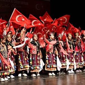23 Nisan Ulusal Egemenlik ve Çocuk Bayramı’nın 105. yıl dönümü, Sivas’ta büyük bir coşkuyla kutlandı. - fotoğraf 2