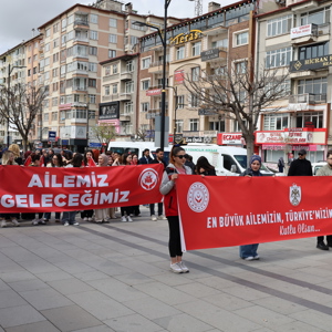Aile Yılı Faaliyetleri Kapsamında Uluslararası Aile Günü Yürüyüşü Düzenlendi - fotoğraf 2