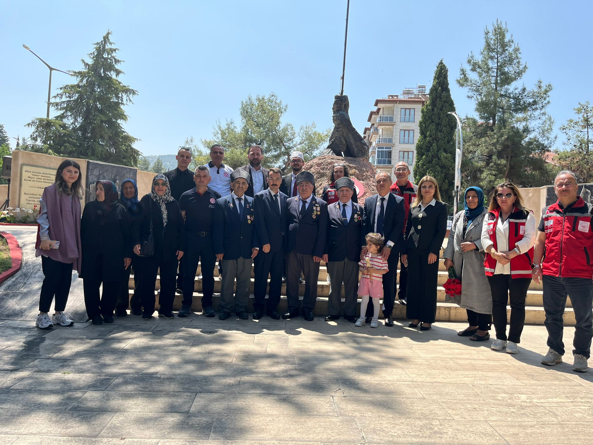 KURBAN BAYRAMI’NIN MANEVİ COŞKUSU ZİYARET VE BAYRAMLAŞMALARLA YAŞANDI