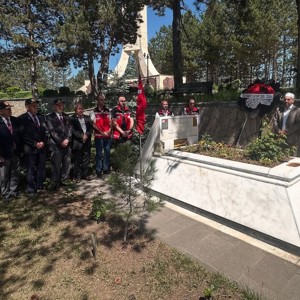 Kurban Bayramını Vesilesiyle Şehitlik Ziyareti Gerçekleştirildi - fotoğraf 5