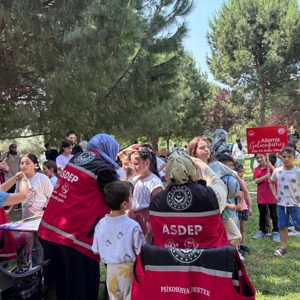 İl Müdürlüğümüz ve Sadi Etkeser İlkokulu iş birliğiyle, 2025 Aile Yılı kapsamında  İl Müdür Yardımcılarımız, ailelerimiz ve çocukların katılımıyla festival düzenlendi - fotoğraf 3