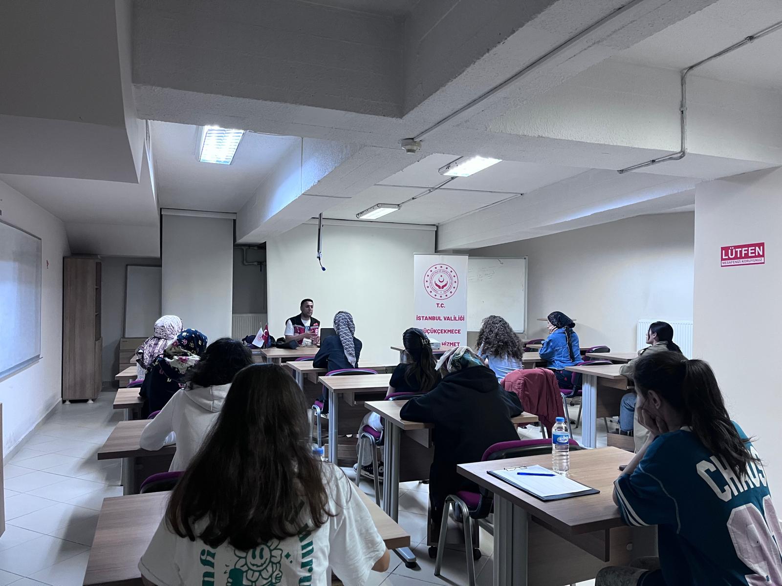 KYK Yurtlarında Kalan Öğrencilere Yönelik Eğitimlerimiz Düzenli Olarak Devam Ediyor. 