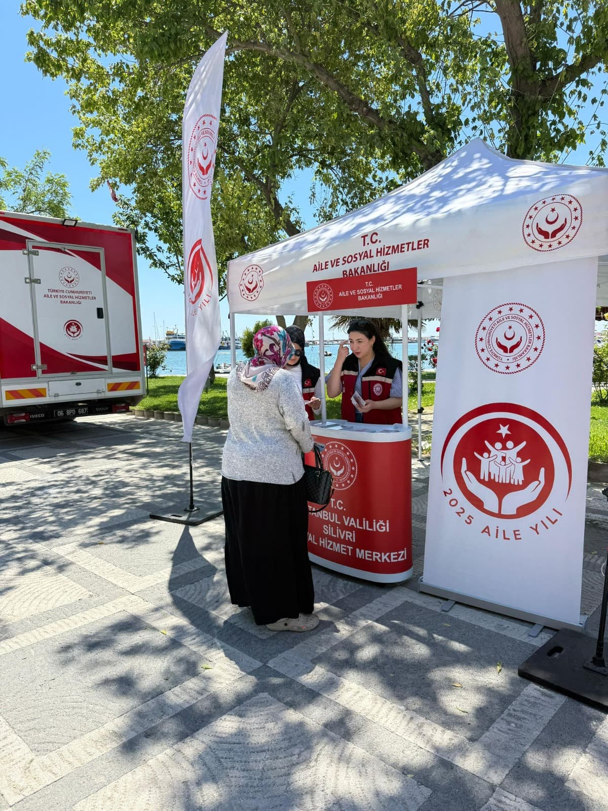 Mobil Sosyal Hizmet Noktalarımızda Farkındalık Oluşturmuş, Bilgilendirme ve Broşür Dağıtımı Gerçekleştirilmiştir.