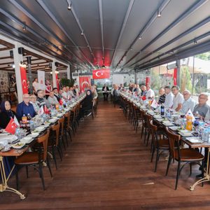 Bursa Valiliği’nin himayelerinde, aziz şehitlerimizin emaneti kıymetli babalarının onuruna Babalar Günü programı düzenlendi - fotoğraf 1
