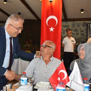 Bursa Valiliği’nin himayelerinde, aziz şehitlerimizin emaneti kıymetli babalarının onuruna Babalar Günü programı düzenlendi - fotoğraf 5