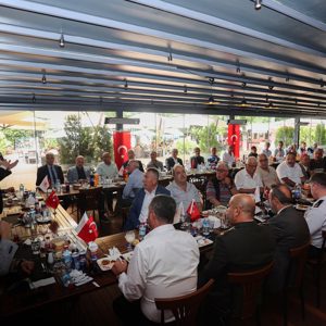 Bursa Valiliği’nin himayelerinde, aziz şehitlerimizin emaneti kıymetli babalarının onuruna Babalar Günü programı düzenlendi - fotoğraf 2