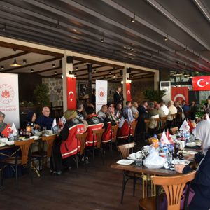 Bursa Valiliği’nin himayelerinde, aziz şehitlerimizin emaneti kıymetli babalarının onuruna Babalar Günü programı düzenlendi - fotoğraf 9