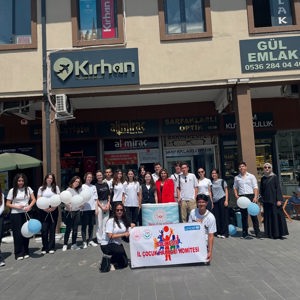 2025 #AileYılı kapsamında; İl Müdürlüğümüz ve Balıkesir Çocuk Hakları Komite Üyeleri Çocuklarımızla Birlikte Farkındalık Oluşturmak Amacıyla Kortej Yürüyüşü Gerçekleştirildi. - fotoğraf 1