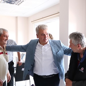 2025 #AileYılı kapsamında; Balıkesir Milletvekilimiz Sayın Mustafa CANBEY ve İl Müdürümüz Sayın Emine BÖÇKÜN, Karesi Yaşlı Bakım ve Rehabilitasyon Merkezi Müdürlüğümüzdeki Kıymetli Büyüklerimizi Ziyaret Etti. - fotoğraf 4