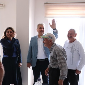 2025 #AileYılı kapsamında; Balıkesir Milletvekilimiz Sayın Mustafa CANBEY ve İl Müdürümüz Sayın Emine BÖÇKÜN, Karesi Yaşlı Bakım ve Rehabilitasyon Merkezi Müdürlüğümüzdeki Kıymetli Büyüklerimizi Ziyaret Etti. - fotoğraf 2