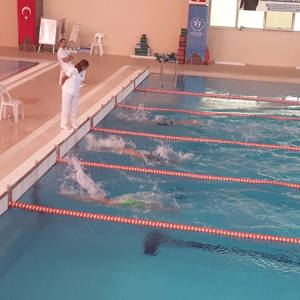 Cumhuriyet Bayramı Yüzme Müsabakalarında Varol VASİLİCA Yine Kendi Rekorunu Kırdı. - fotoğraf 2