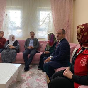 Sayın Valimiz Cüneyt EPCİM ile birlikte Evde Bakım Hizmetinden Faydalanan Ailelerimizi Ziyaret Ettik. - fotoğraf 7