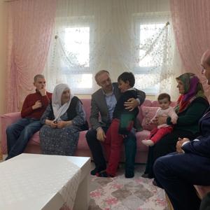 Sayın Valimiz Cüneyt EPCİM ile birlikte Evde Bakım Hizmetinden Faydalanan Ailelerimizi Ziyaret Ettik. - fotoğraf 8