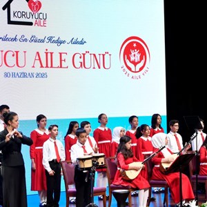 Emine Erdoğan Hanımefendi ve Bakanımız Mahinur Özdemir Göktaş, Koruyucu Aile Günü Programı'na katıldı - fotoğraf 2