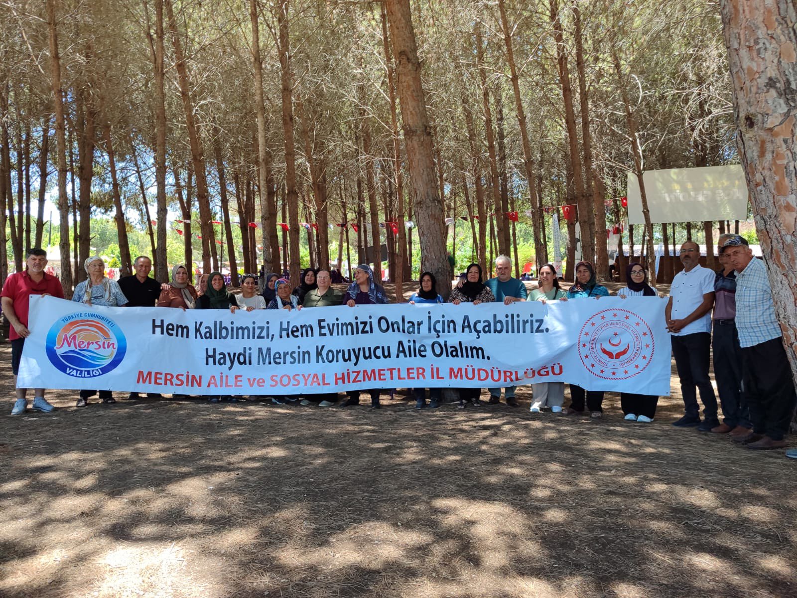 #TarsusSHM koruyucu aile birimi organizesinde Tarsus Genclik Kampı ev sahipliğinde Koruyucu Ailelerimiz ve çocuklarımızla ‘ yaza merhaba ‘ etkinliği kapsamında yaklaşık 50 kişinin katılımıyla piknik  gerceklestirilmistir.