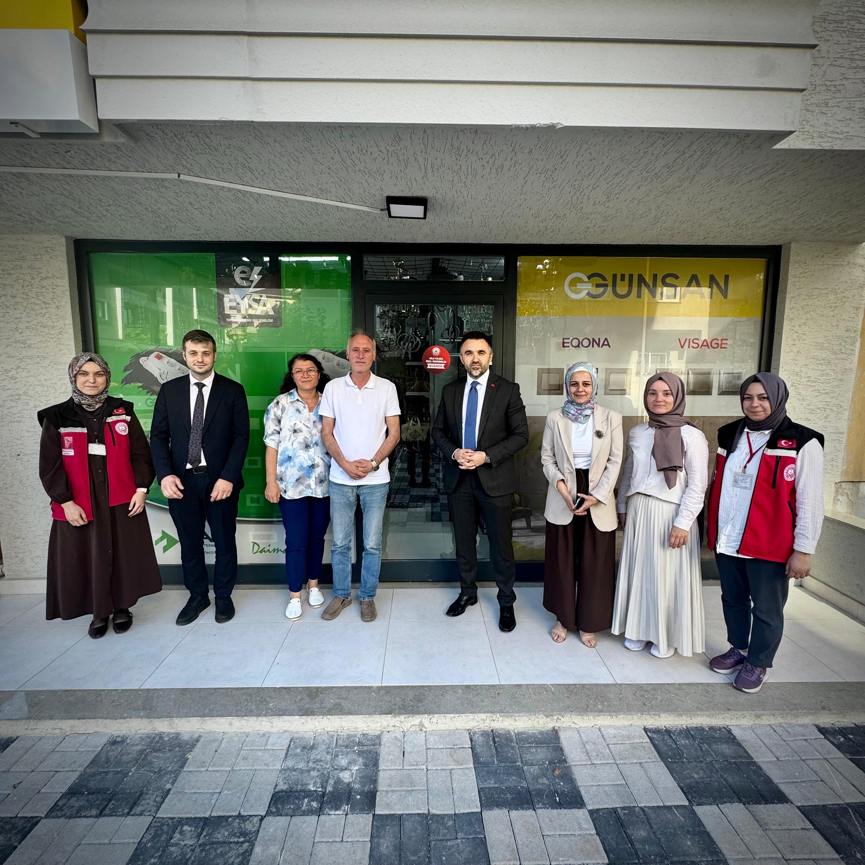 Genç Çiftlerin Evlilik Süreçlerine Yönelik Firmalarla Çiftlerimizin Çeşitli İndirimlerden Yararlanabilmeleri İçin İşbirliği Anlaşmaları Yapıyoruz